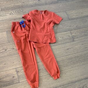 FIGS ladies scrub set